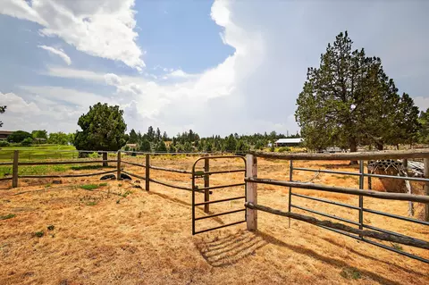 Exterior - 65043 85th St, Bend, OR 97703 photo 5 of 10