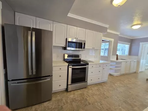 Kitchen - 65043 85th St, Bend, OR 97703 photo 3 of 3