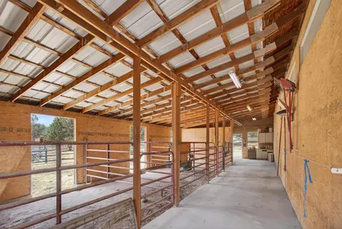 Entry Way - 65043 85th St, Bend, OR 97703 photo 4 of 4