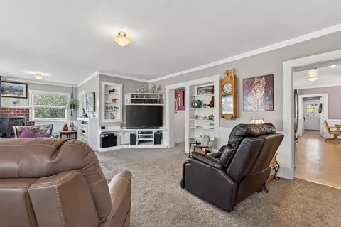 Living - 65043 85th St, Bend, OR 97703 photo 1 of 3