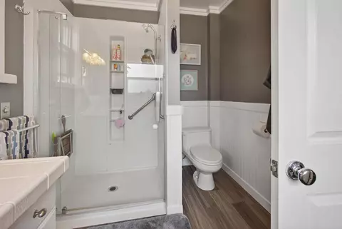 Bath - 65043 85th St, Bend, OR 97703 photo 2 of 5