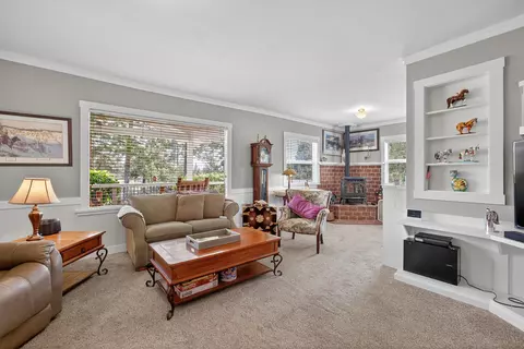 Living - 65043 85th St, Bend, OR 97703 photo 2 of 3