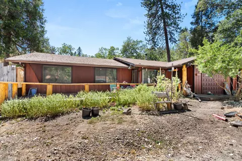 1000 Three Pines Rd, Grants Pass, OR 97526