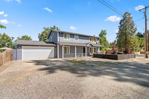 400 W 5th St, Phoenix, OR 97535 photo 1