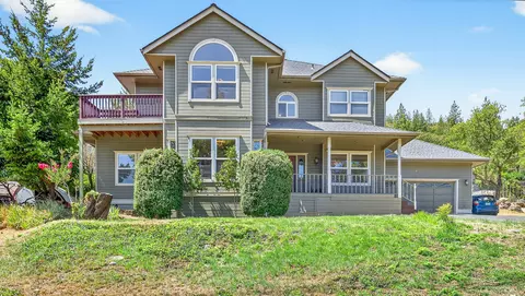 185 Almond St, Ashland, OR 97520