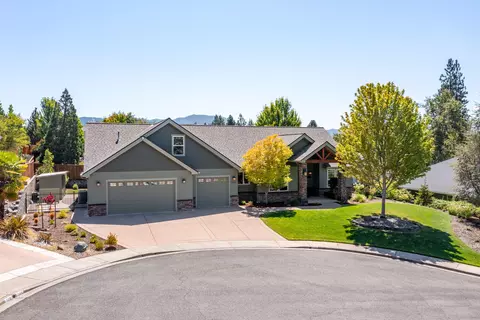 119 NW Caddis Pl, Grants Pass, OR 97527
