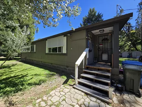 111 Savage Creek Rd, Grants Pass, OR 97527