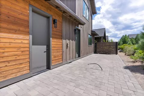 Exterior - 61309 Howe Way, Bend, OR 97702 photo 2 of 5