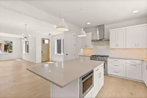 Kitchen - 61309 Howe Way, Bend, OR 97702 photo 3 of 3