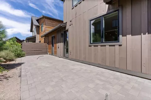 Exterior - 61309 Howe Way, Bend, OR 97702 photo 3 of 5