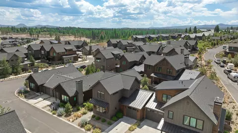 View/Area - 61309 Howe Way, Bend, OR 97702 photo 2 of 9