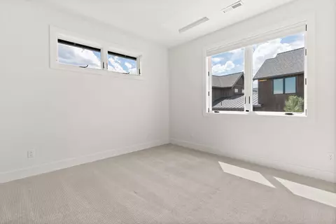 Bedroom - 61309 Howe Way, Bend, OR 97702 photo 4 of 5