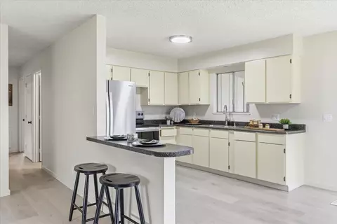 Kitchen - 643 Covered Bridge Rd, Rogue River, OR 97537 photo 1 of 3