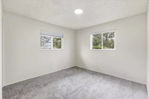 Bedroom - 643 Covered Bridge Rd, Rogue River, OR 97537 photo 2 of 3