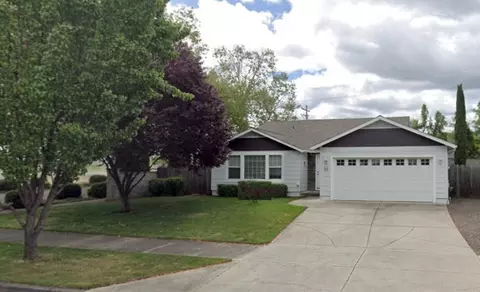 911 Hampton Way, Medford, OR 97501