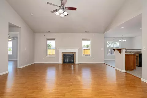 Living - 624 Sheffield Dr, Eagle Point, OR 97524 photo 1 of 3