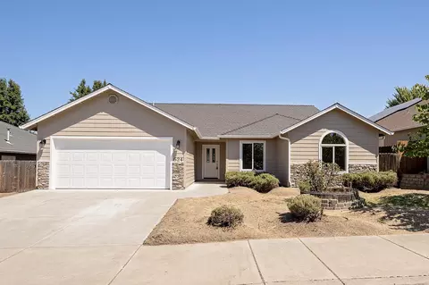 624 Sheffield Dr, Eagle Point, OR 97524