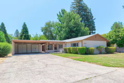 905 SW K St, Grants Pass, OR 97526