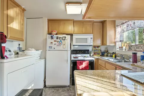 437 Ash St, Central Point, OR 97502 photo 9