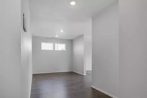 Entry Way - 3829 Pointer Dr, Klamath Falls, OR 97603 photo 3 of 7