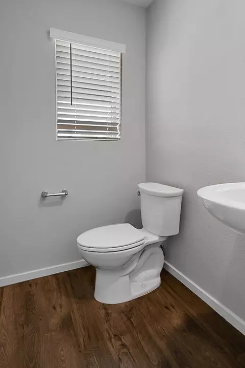 Bath - 3829 Pointer Dr, Klamath Falls, OR 97603 photo 1 of 3