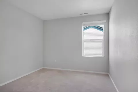 Bedroom - 3829 Pointer Dr, Klamath Falls, OR 97603 photo 4 of 8
