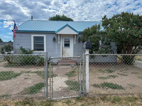 750 NW 2nd St, Prineville, OR 97754