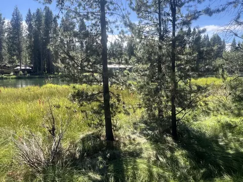 17281 Merganser Dr, Bend, OR 97707 photo 2