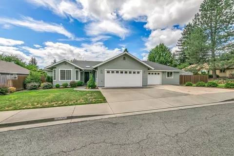 1005 NW Cooke Ave, Grants Pass, OR 97526