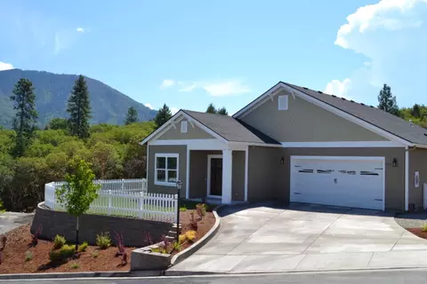 2121 SE Wyndham Way, Grants Pass, OR 97527