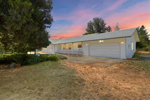 4760 Lake Shore Dr, Selma, OR 97538