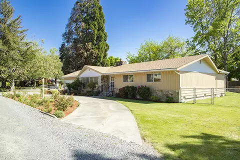 1195 E Park St, Grants Pass, OR 97527