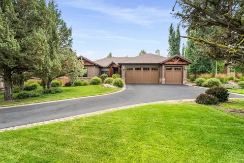 205 Vista Rim Dr, Redmond, OR 97756