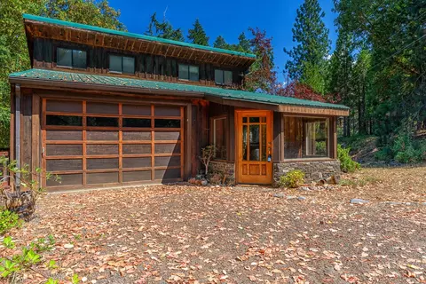 5010 Old Hwy 99 S, Ashland, OR 97520