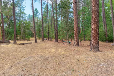 4529 Evans Creek Rd, Rogue River, OR 97537 photo 2