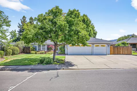 2575 Roberts Rd, Medford, OR 97504