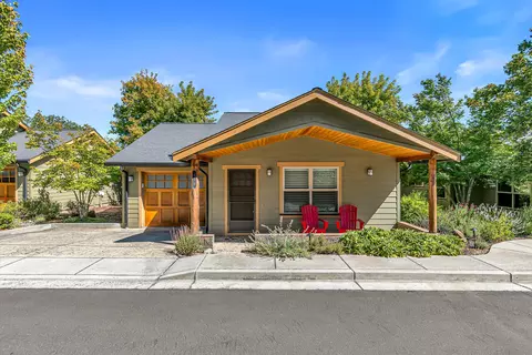 458 Beach St, Ashland, OR 97520