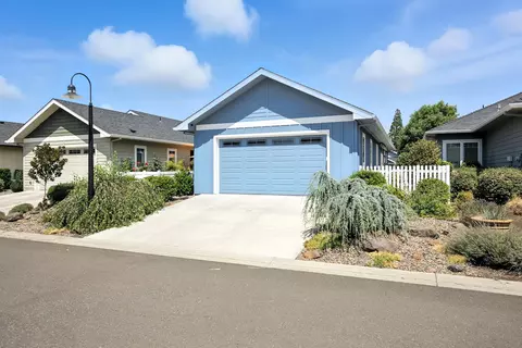 Exterior - 1167 Boulder Ridge St, Central Point, OR 97502 photo 8 of 11