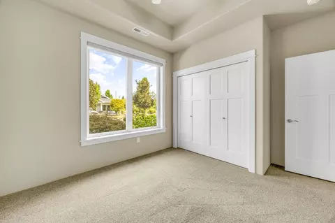 Bedroom - 1167 Boulder Ridge St, Central Point, OR 97502 photo 2 of 5