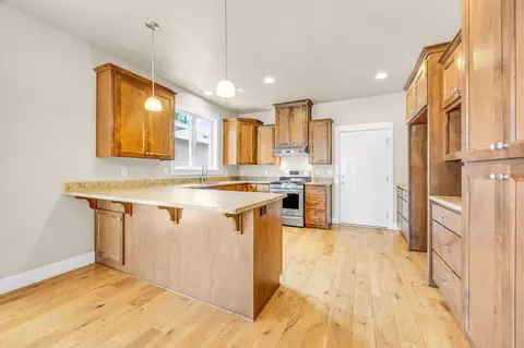 Kitchen - 1167 Boulder Ridge St, Central Point, OR 97502 photo 1 of 3
