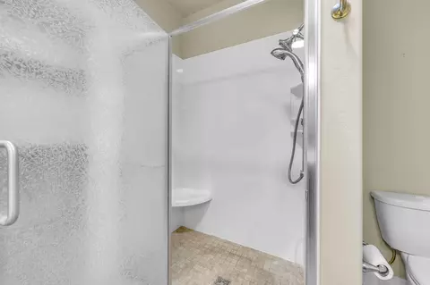 Bath - 1167 Boulder Ridge St, Central Point, OR 97502 photo 3 of 4