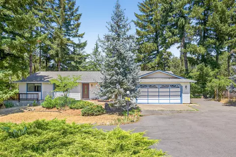 230 Blackwell Dr, Grants Pass, OR 97527
