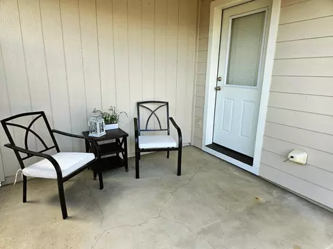 Exterior - 332 Cheney Loop, Central Point, OR 97502 photo 9 of 10