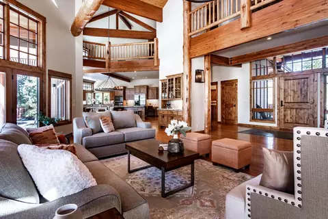 Living - 18355 Pinehurst Rd, Bend, OR 97703 photo 1 of 4