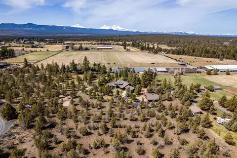 View/Area - 18355 Pinehurst Rd, Bend, OR 97703 photo 2 of 3