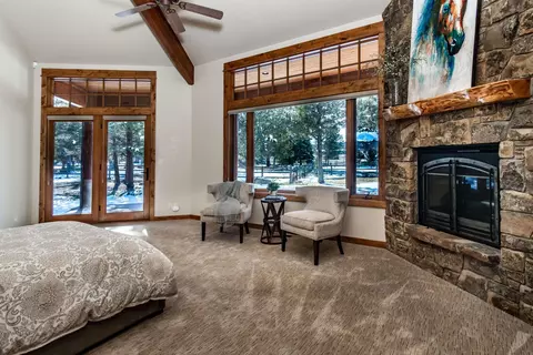 Bedroom - 18355 Pinehurst Rd, Bend, OR 97703 photo 1 of 6