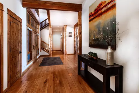 Entry Way - 18355 Pinehurst Rd, Bend, OR 97703 photo 2 of 5