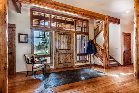 Entry Way - 18355 Pinehurst Rd, Bend, OR 97703 photo 1 of 5
