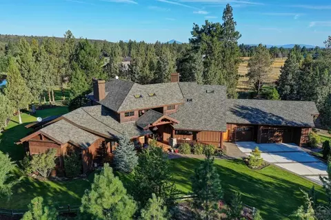 Exterior - 18355 Pinehurst Rd, Bend, OR 97703 photo 1 of 7