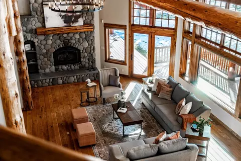 Living - 18355 Pinehurst Rd, Bend, OR 97703 photo 4 of 4